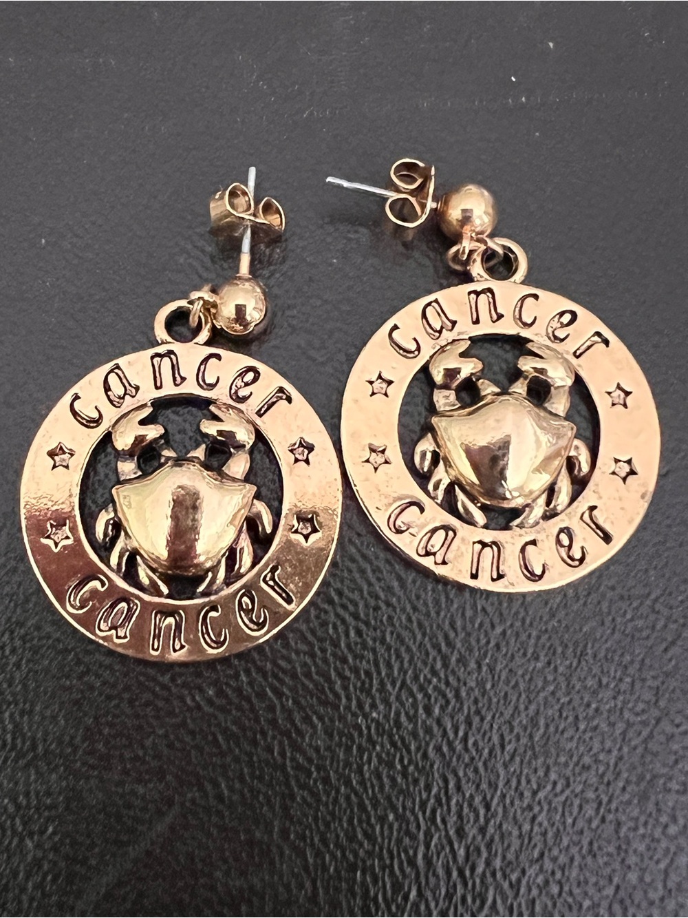 Vintage Avon Gold Tone Cancer Zodiac Crab Dangle Post Earrings Retro Astrology